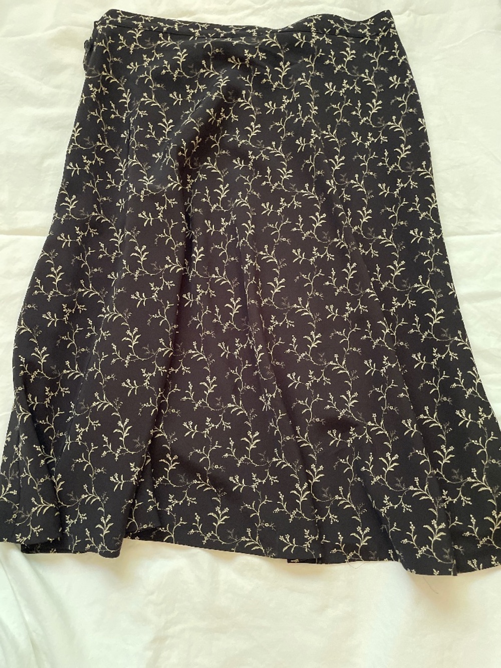 Agnes b. Skirt